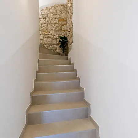 Apartment Lacos *