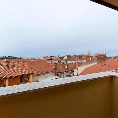 Lacos Apartment *