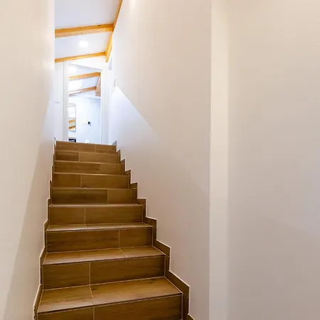 Apartment Lacos